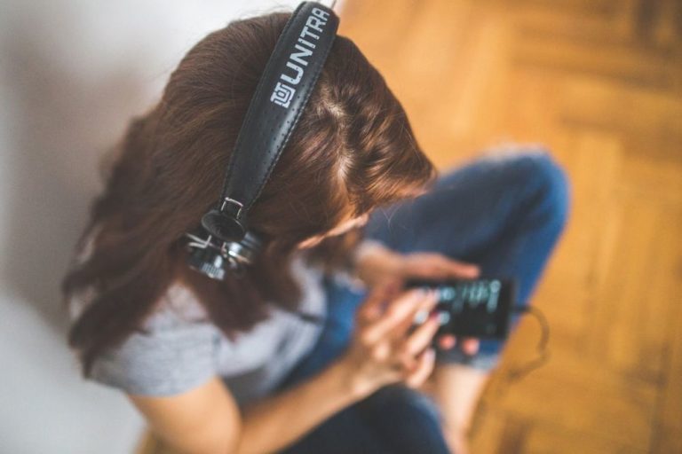 Audiobooki – czytanie przez słuchanie