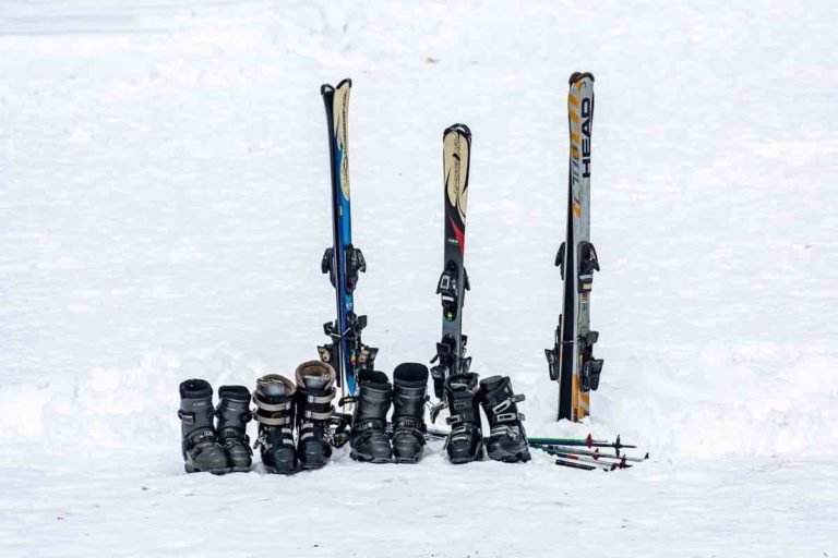 Jak dbać o sprzęt narciarski po sezonie?
